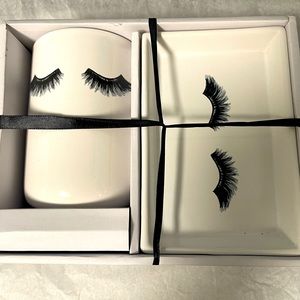 Adorable brand new in packaging makeup storage for brushes & other essentials.